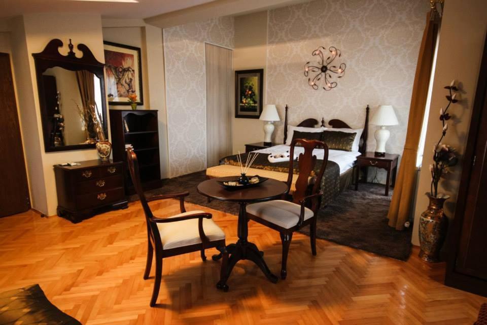 Hotel Villa Alexander Skopje Bagian luar foto