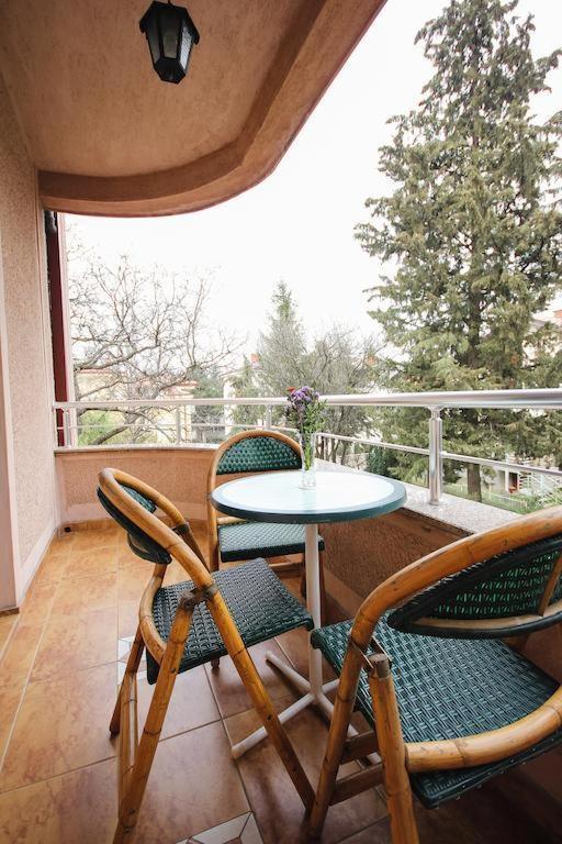 Hotel Villa Alexander Skopje Bagian luar foto