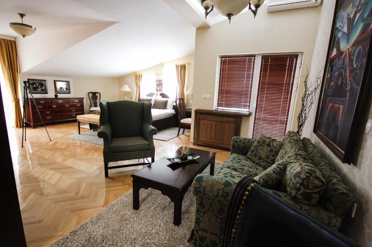 Hotel Villa Alexander Skopje Bagian luar foto