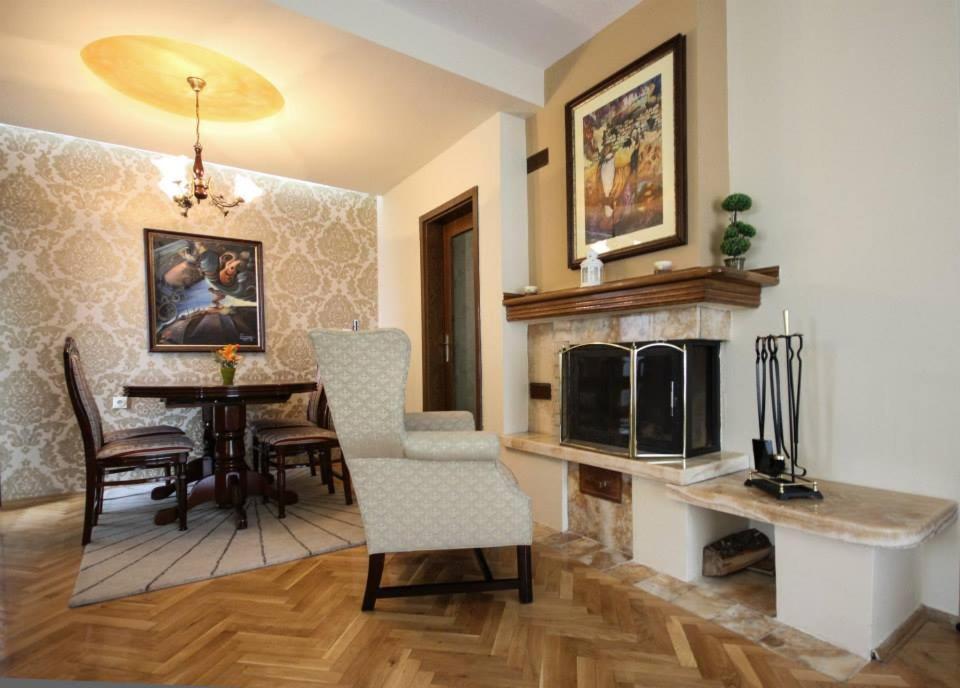 Hotel Villa Alexander Skopje Bagian luar foto