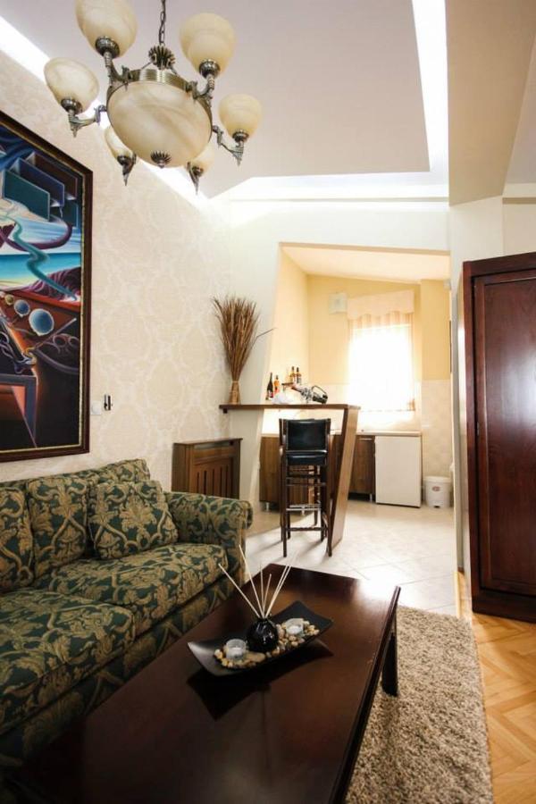 Hotel Villa Alexander Skopje Bagian luar foto