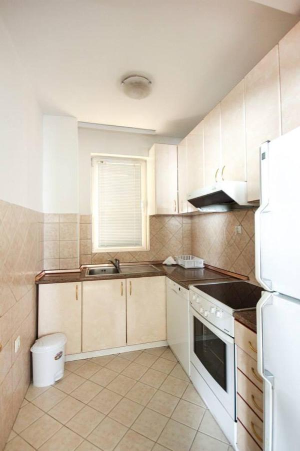 Hotel Villa Alexander Skopje Bagian luar foto