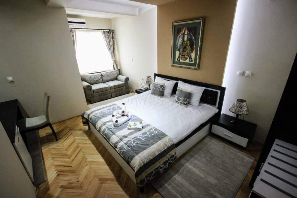 Hotel Villa Alexander Skopje Bagian luar foto