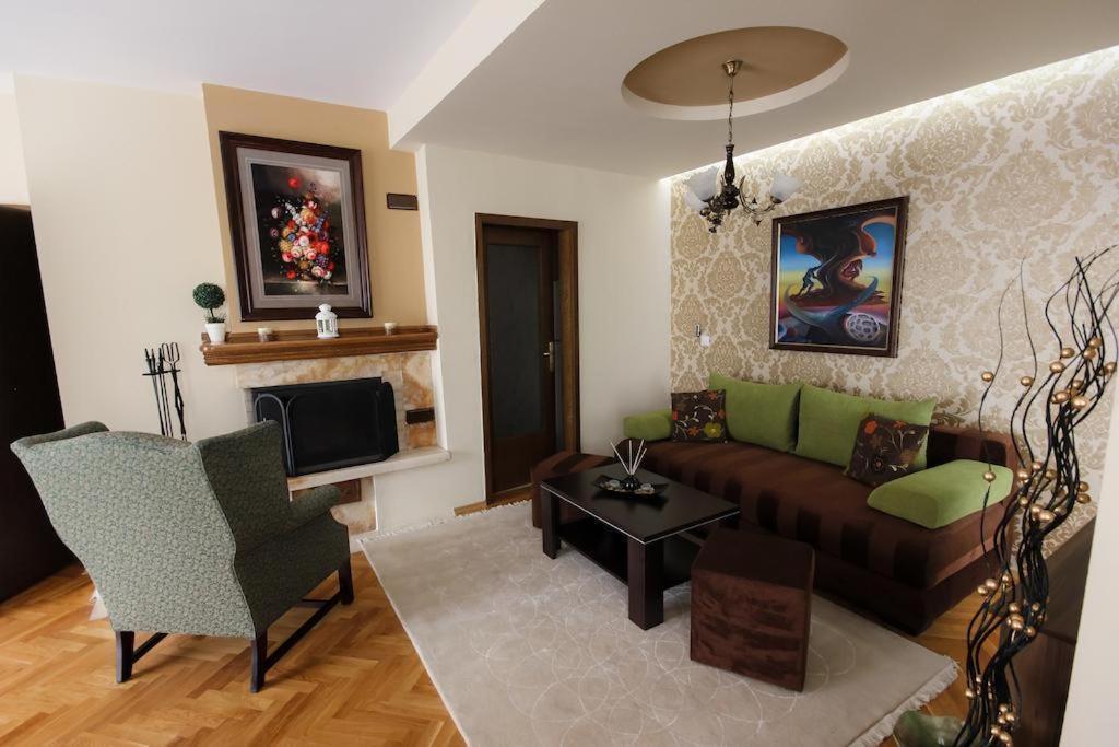 Hotel Villa Alexander Skopje Bagian luar foto