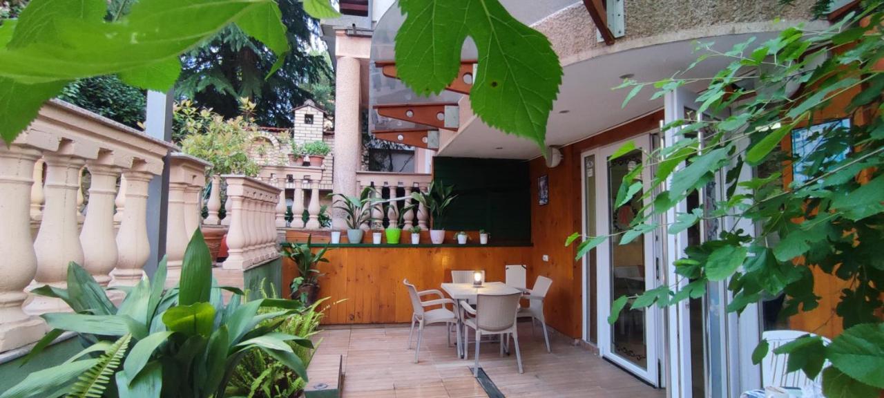 Hotel Villa Alexander Skopje Bagian luar foto